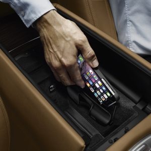 charging iphone wirelessly in bmw
