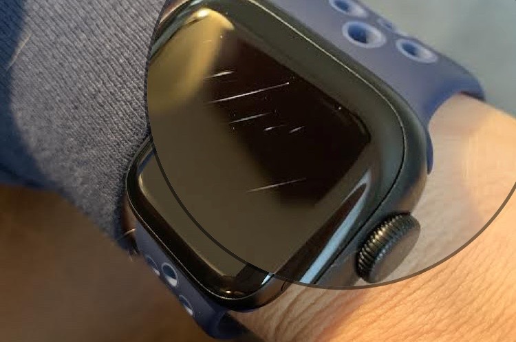 Apple Watch 7 scratches