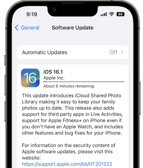 iOS 16.1 downloading