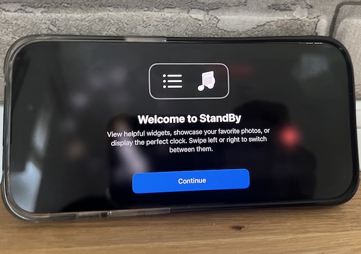 welcome to standby ios 17 splash screen